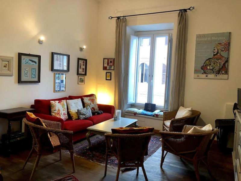 Цены на Large apartment in Rome city center в Риме