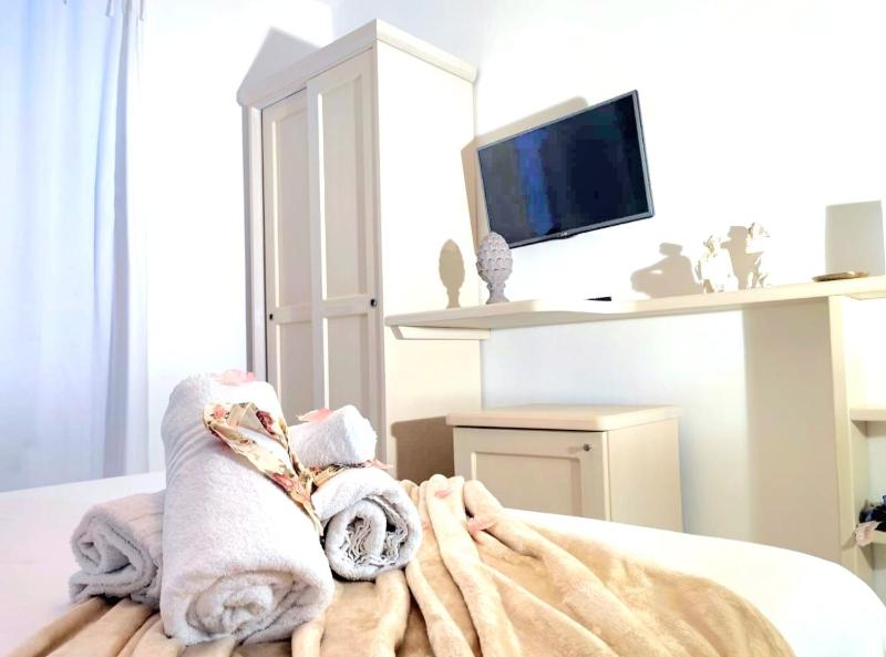 Golden House a Porto Torres - Guesthouse con Giardino Centro