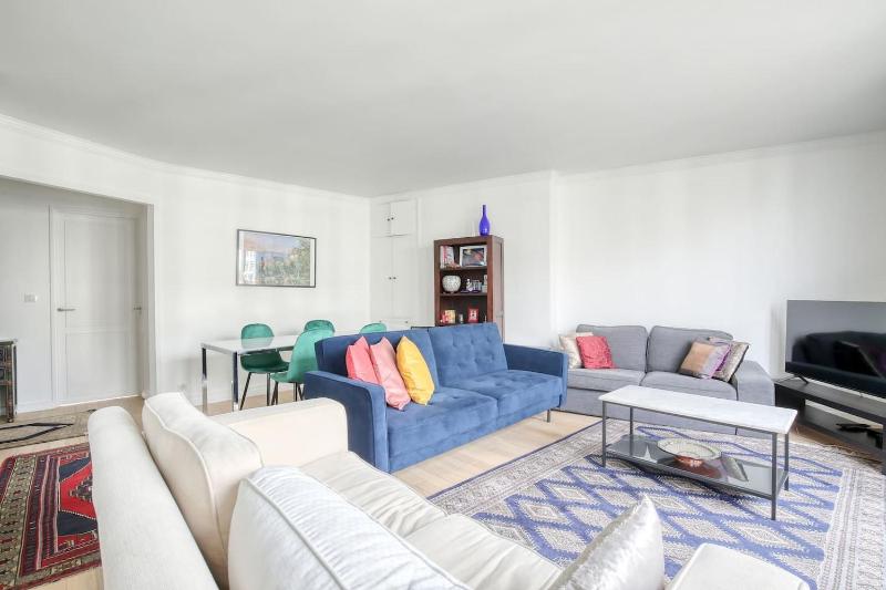 Paris - Auteuil - 70m2, Balconies, sun, renovated - fits 5 — забронировать отель в Париже