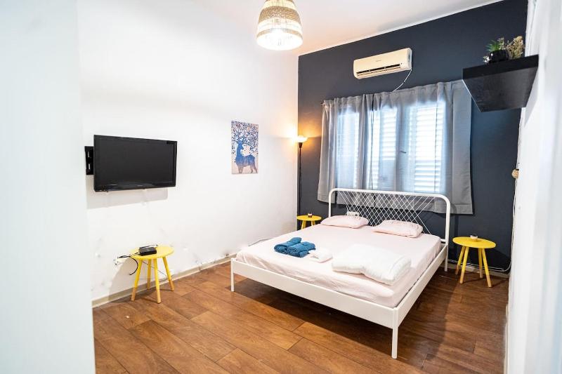 One bedroom and a patio-Central tel aviv. — отель в Тель-Авиве, Израиль