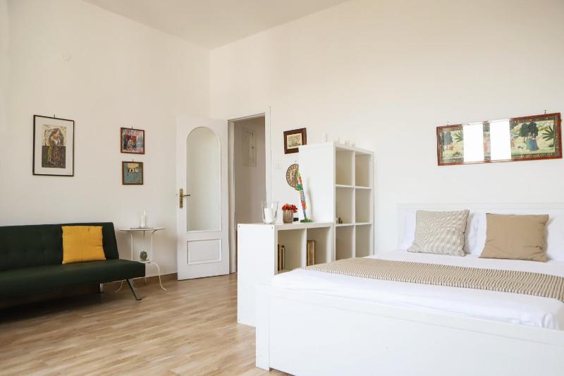 Tribunali Studio by Wonderful Italy — забронировать отель в Неаполе