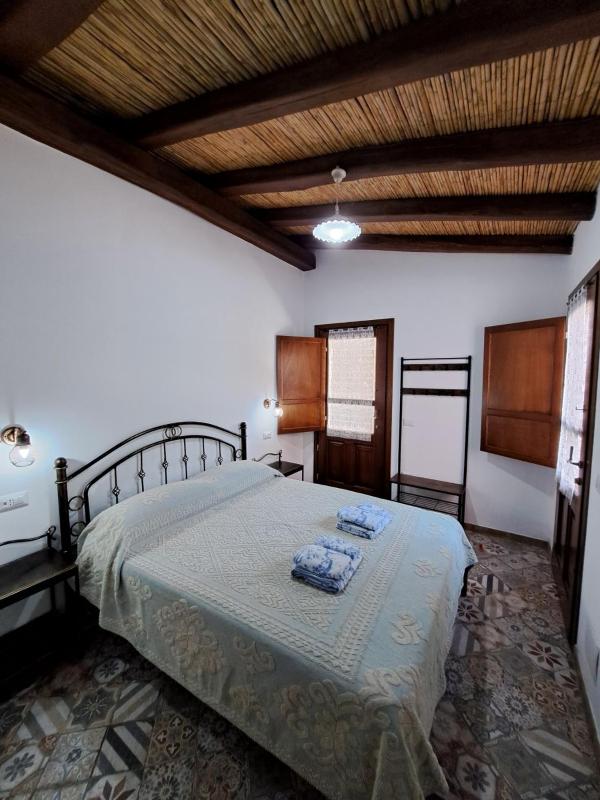SA DOMU ANTIGA a Tortolì - Casa Storica Ristrutturata