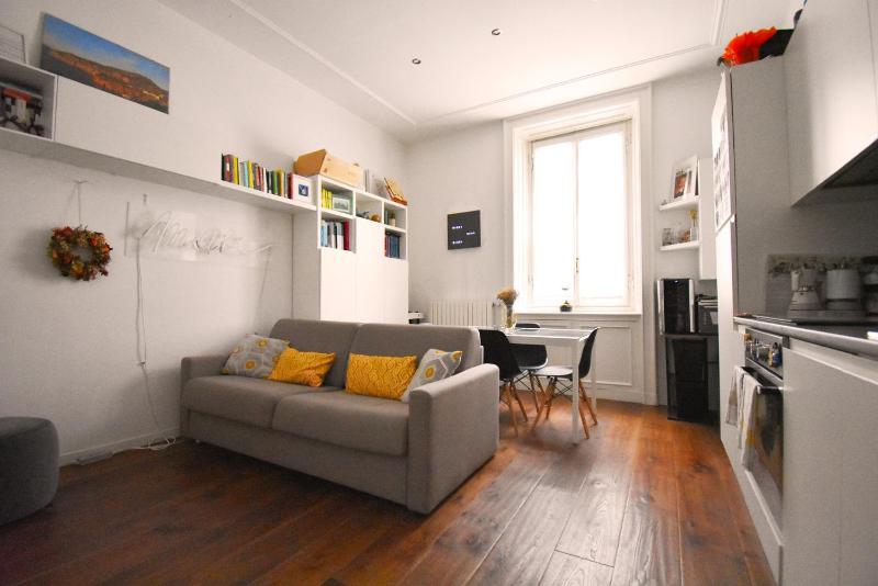 Цены на Corte del 6 - Cozy Modern Flat в Милане