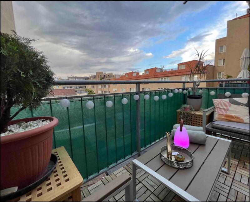 Цены на Apartment with Balcony в вене