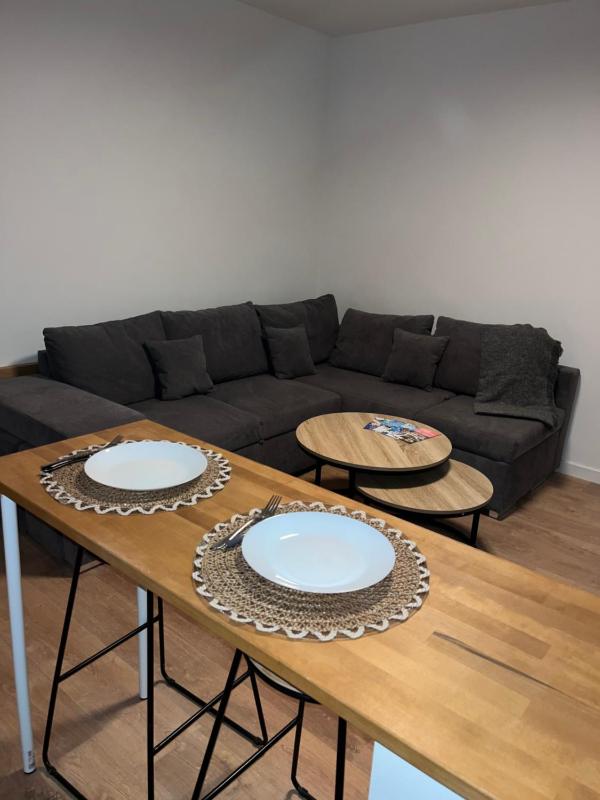 Appartement 2 pieces spacieux — отель с удобным расположением в Николь
