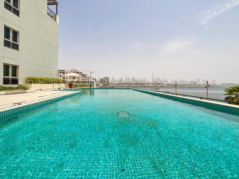 HiGuests - Stylish Waterfront Retreat With Balcony in La Mer — отзывы гостей и цены