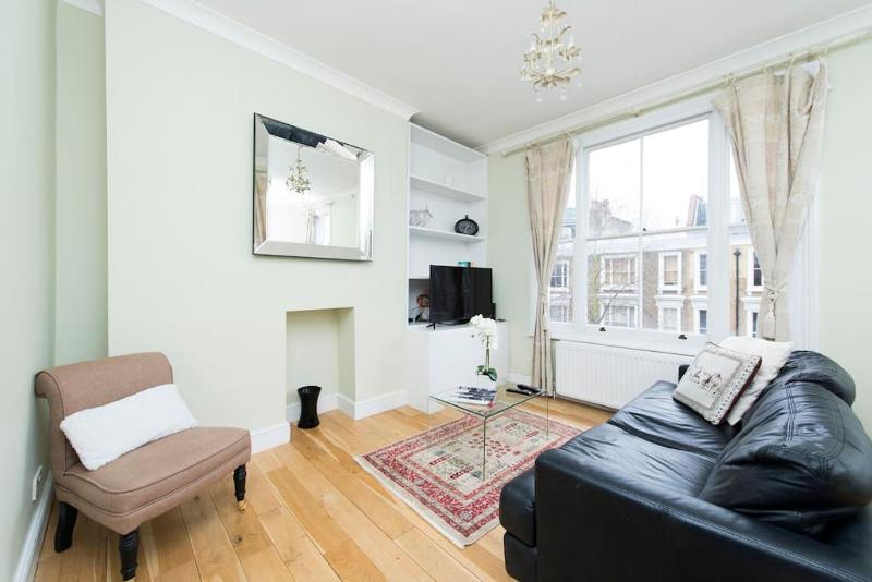 Beautiful 1 Bedroom Apartment Earls Court — комфортный отель в Лондоне