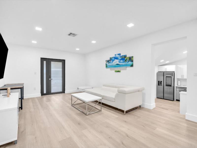 Upscale 3 Bedroom House in Centric Location - in Miami Shores — отель в Майами, Соединенные Штаты Америки