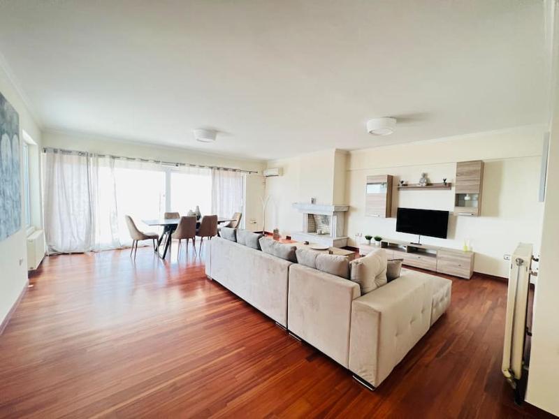 Rare Seaview Penthouse in Paleo Faliro — отель в Афины, Греция
