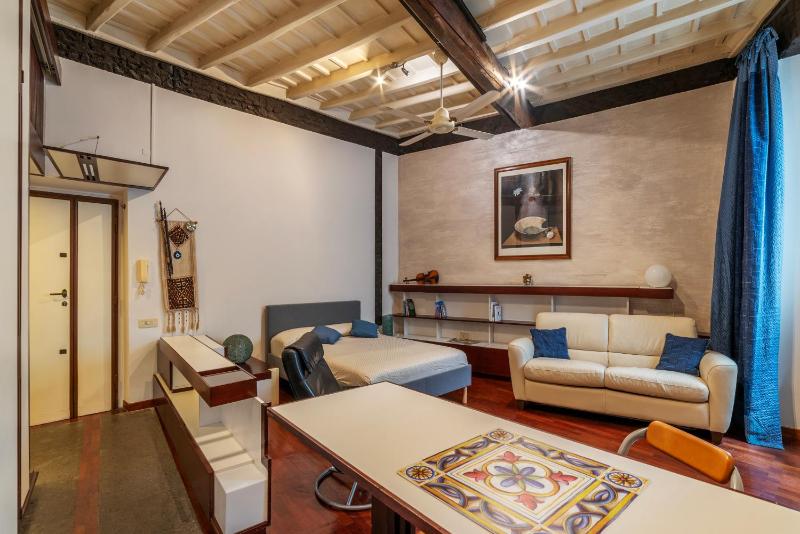 Цены на Piazza Navona Petite House в Риме