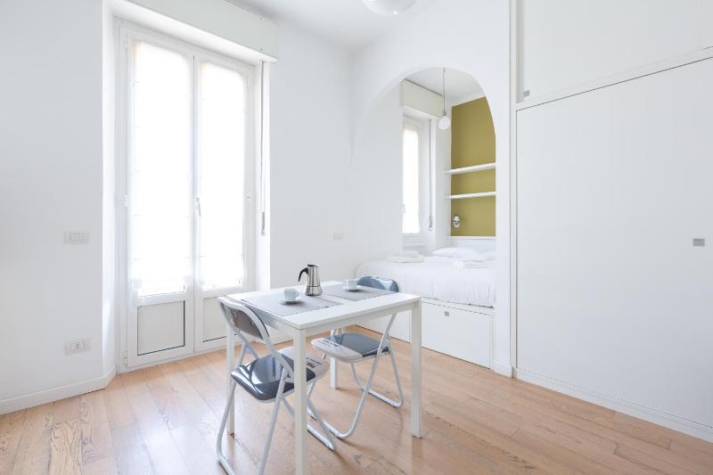 Porta Nuova Bright Studio with Balcony — отель с удобным расположением в Милане