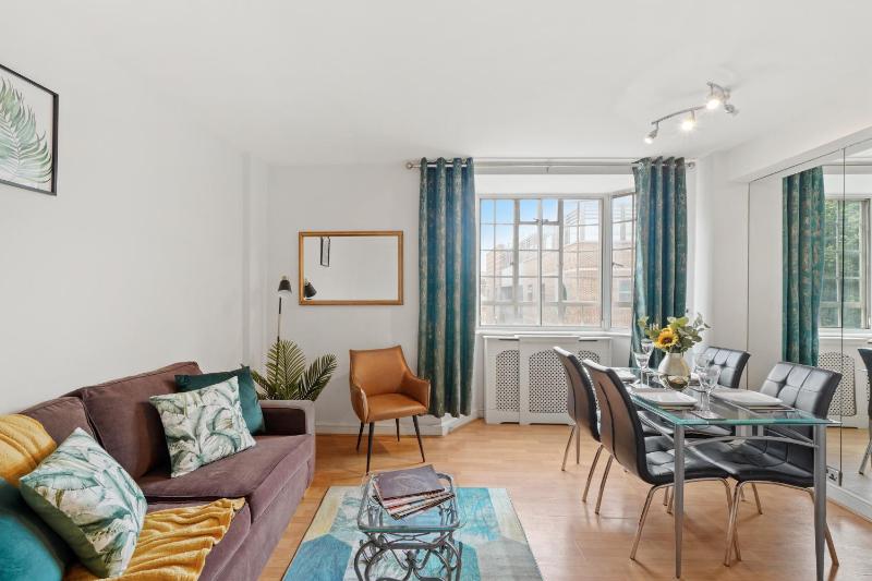 One Bedroom Apartment By Dream Key Properties Short Lets & Long Lets Chelsea with Free Wi-fi and Netflix — отель в Лондоне, Соединенное Королевство