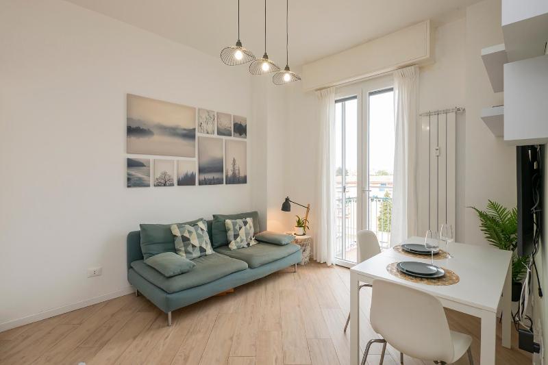 I Host Apartment - Alzaia 118 — отель в Милане, Италия