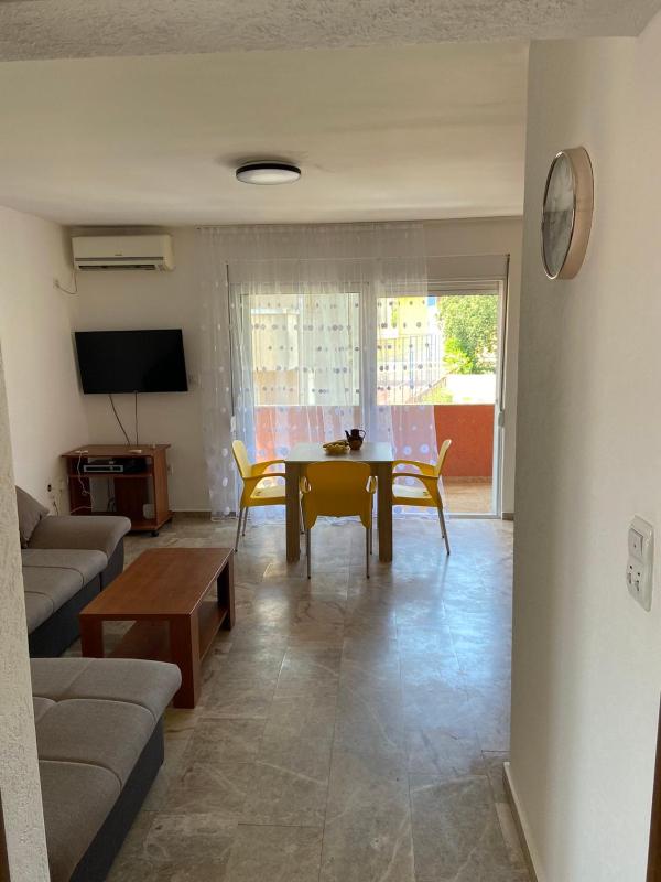LIV apartman — забронировать отель в Будва