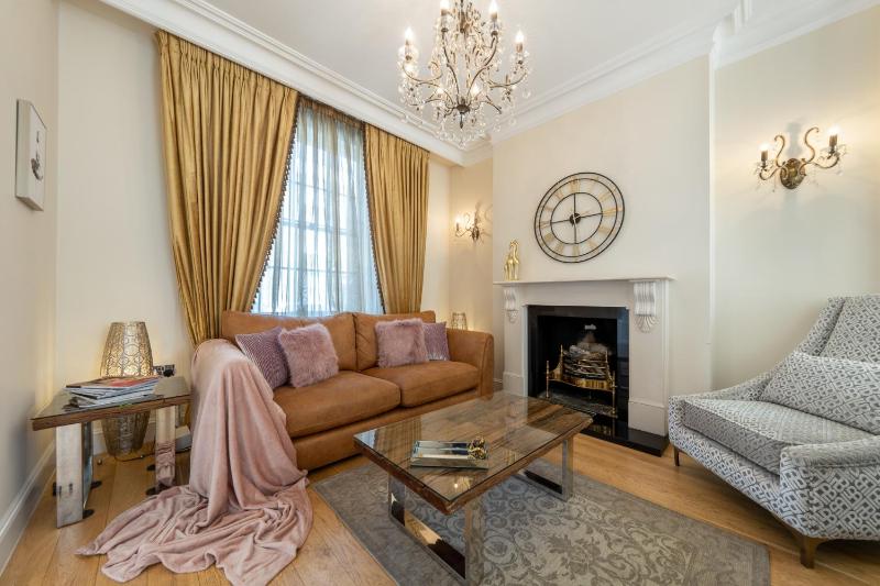 Luxury 4 bed house in Belgravia Knightsbridge — отель в Лондоне, Соединенное Королевство