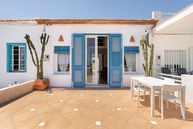 Casa de pescadores - Primera linea de playa — отель с удобствами в Валенсии