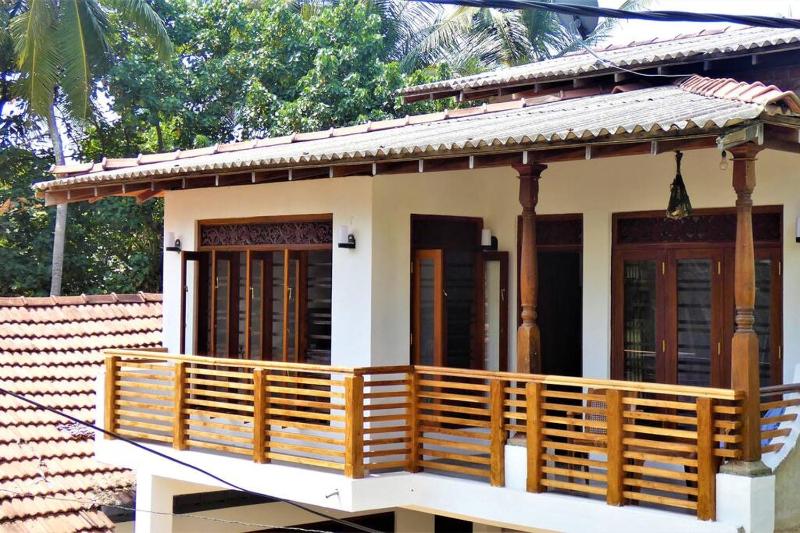 Apartment 1st floor - Thenu Villa - Hikkaduwa - — отель с удобным расположением в Хиккадува