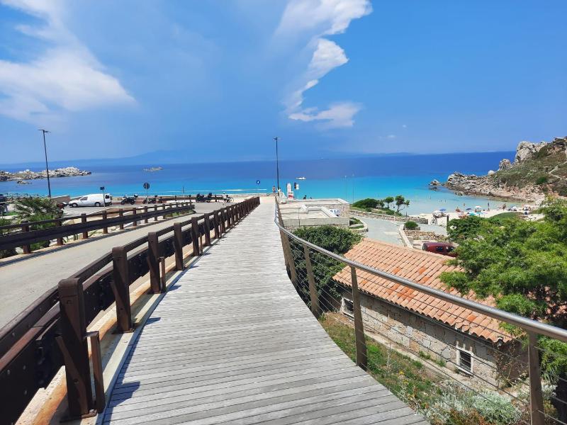 Villa Cala d'Oro a Santa Teresa: Oasi Fronte Mare con Balcone