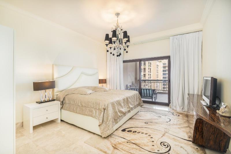 Daniels Sea View 2BR in Fairmont The Palm — отель в Дубае, Объединенные Арабские Эмираты