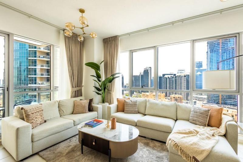 Downtown 2 Beds 10-15 mins walk to Burj Khalifa in The Residences 2 Tower 1 — комфортный отель в Дубае