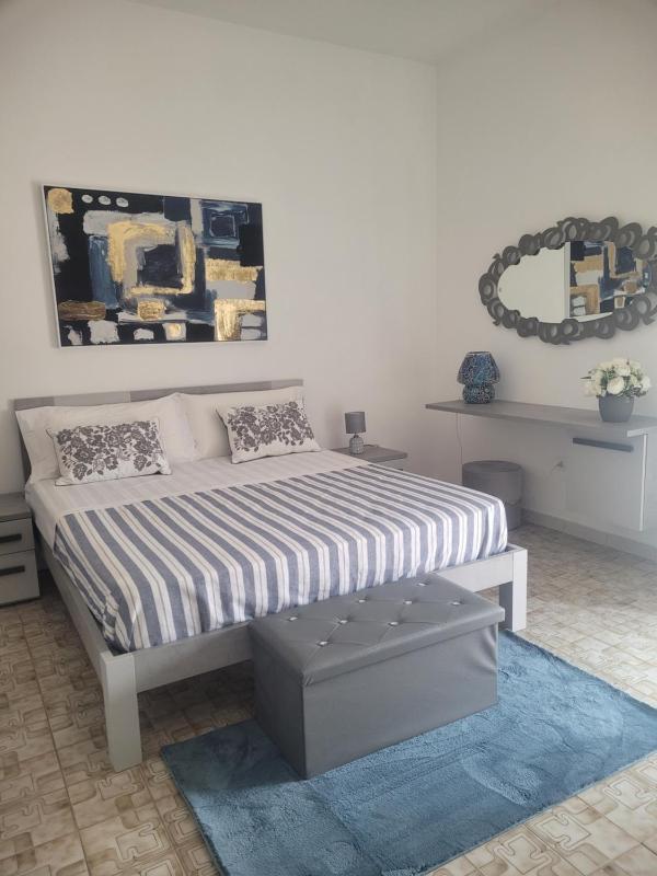 Vero Apartment — отель с удобствами в Неаполе