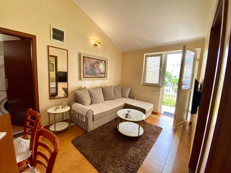Apartman Janovic Budva — забронировать отель в Будва
