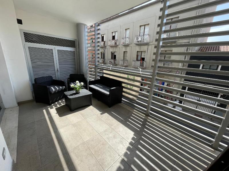 Civico 2 a Olbia - Spazioso Appartamento con Balcone