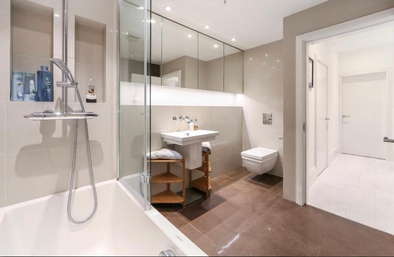 Stylish Apartment with BBQ Kensington — забронировать отель в Лондоне