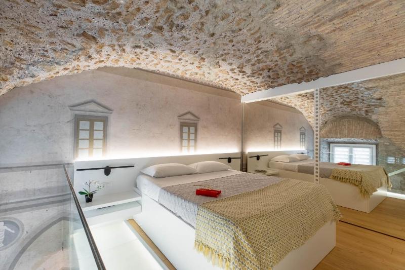 IFlat Glass and Stone Loft — отзывы гостей и цены