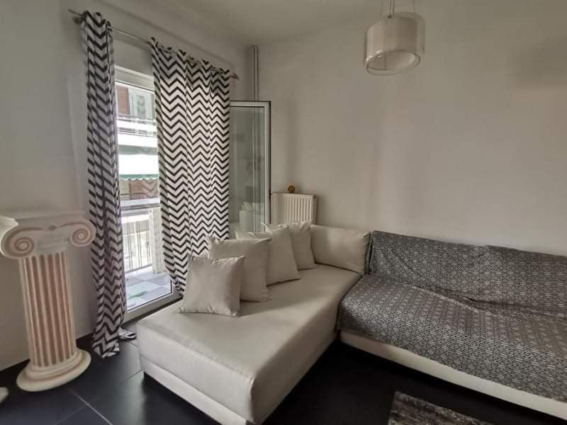 Amazing 1Bd loft with jacuzI — комфортный отель в Афины