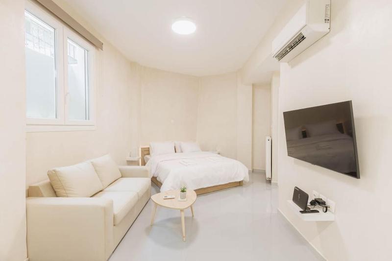 Modern hiding place in the heart of Athens — комфортный отель в Афины