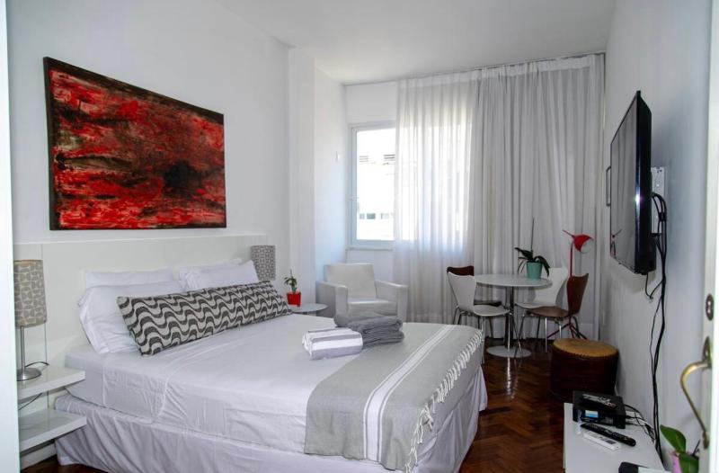 Цены на Ipanema Apartamento Moderno Vista Mar lateral a 5min da Praia в Рио