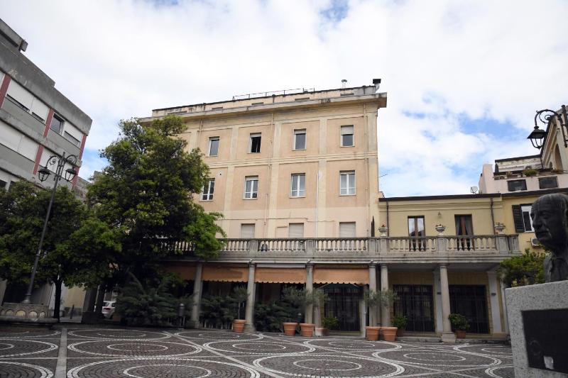 Domo Peonia Bianca a Nuoro - Elegante guest house