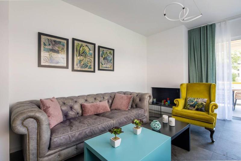 Aurora Apartment in Voula — комфортный отель в Афины