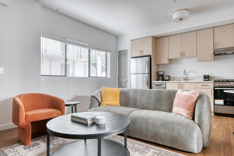 Culver City 1br w roof lounge gym nr 405 LAX-924 — отель с удобствами в Лос-Анджелесе