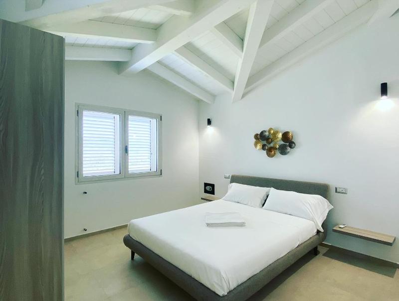 Villa Lorisa a Tanaunella - Lussuosa villa con piscina