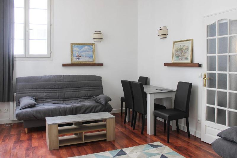 Цены на Flat near Galeries Lafayette в Париже