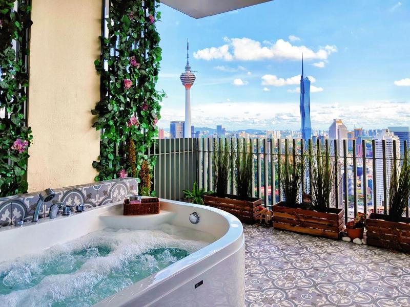 Penthouse Sky Jacuzzi At KLCC — забронировать отель в Куала-Лумпуре