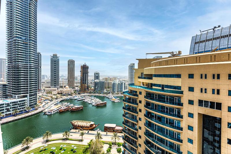 Sparkle Tower - Studio, Dubai Marina — отель с удобным расположением в Дубае