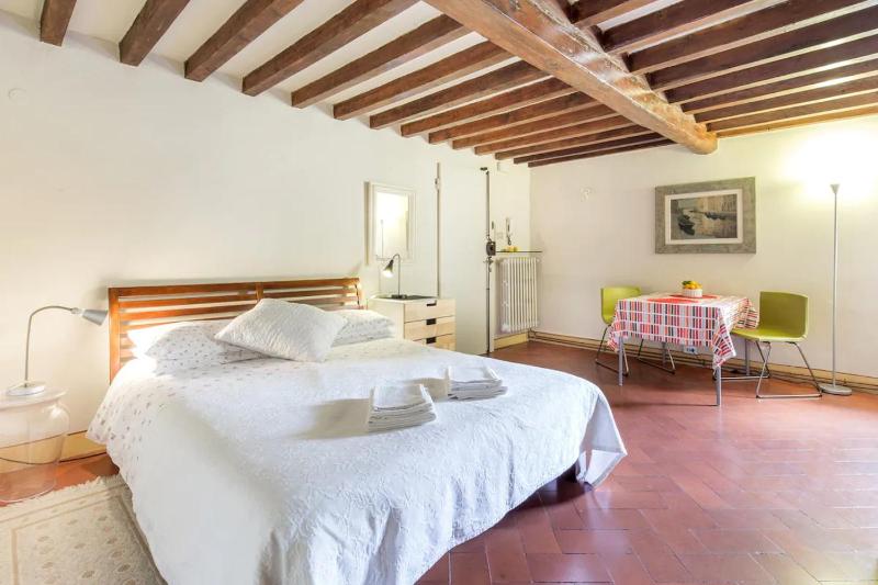 Studio apt No2 Ancient Palazzo — комфортный отель в Флоренции