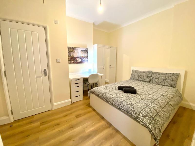 Prime Central London Private Studio Apartment — отель с удобствами в Лондоне