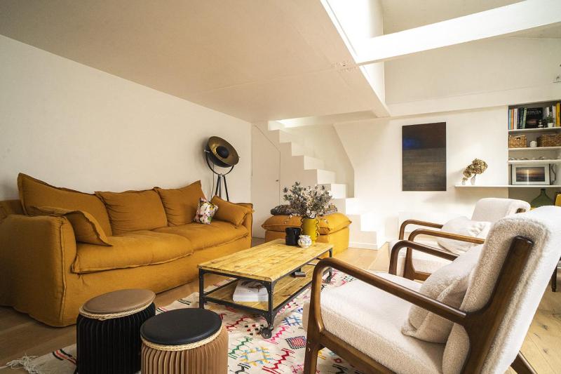 Lovely cosy nest near Belleville — отель в Париже, Франция