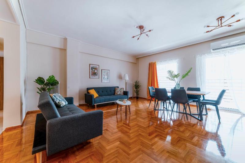 Elegant 2 BA close to metro station — отель в Афины, Греция