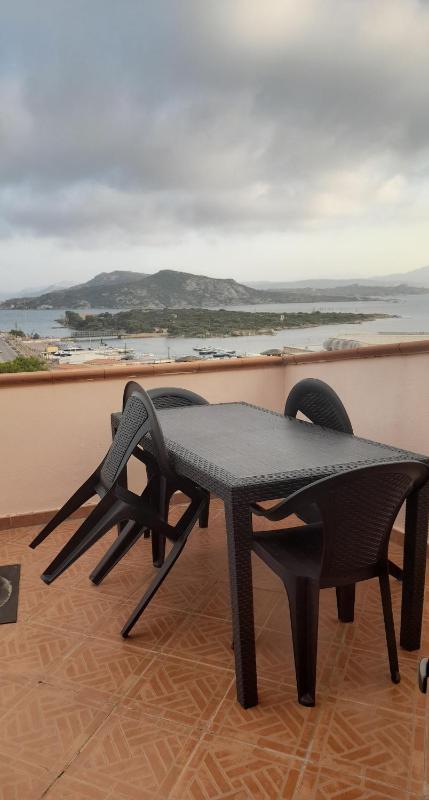 Nino Apartment a La Maddalena - Oasi con giardino