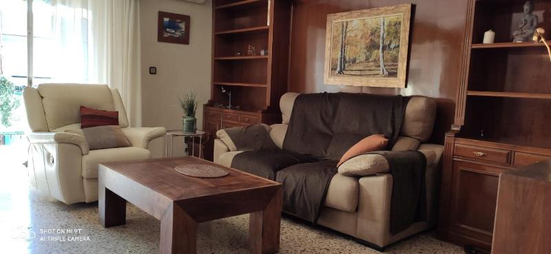 Big, beautiful, cerntral, bright & connected appartment with solarium and + — отель с удобствами в Аликанте