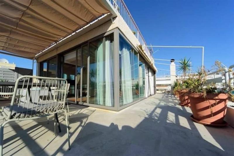 Superior Penthouse in Athens Riviera — комфортный отель в Афины