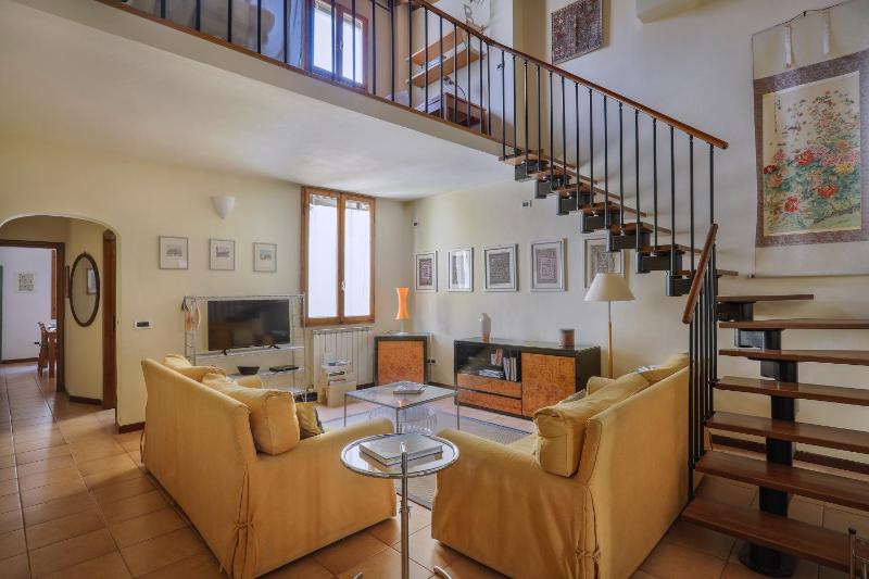 Цены на Charming Apartment in Oltrarno в Флоренции