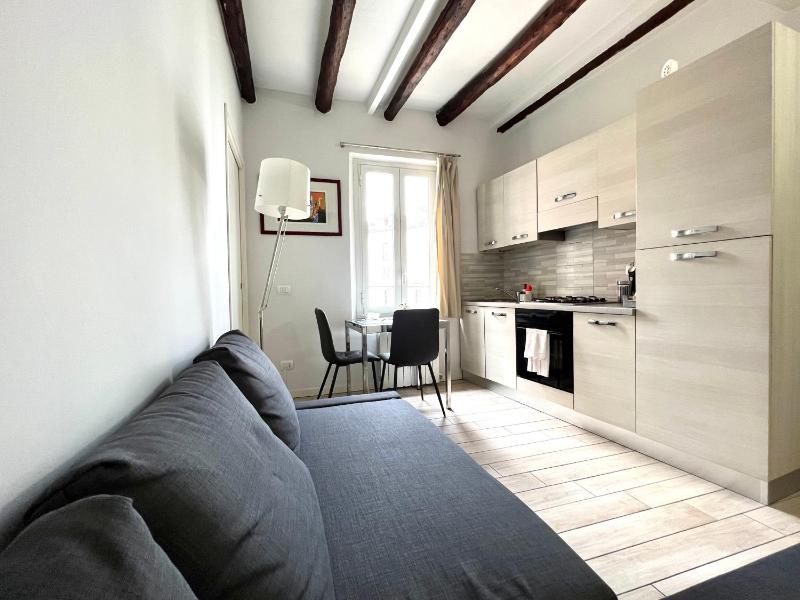 Beautiful View Navigli Apartment — отель с удобным расположением в Милане