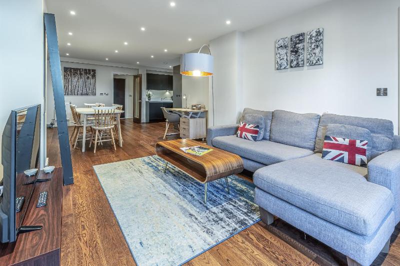 3 Bedrooms Close to Canning Town & ExCel London — отель в Лондоне, Соединенное Королевство