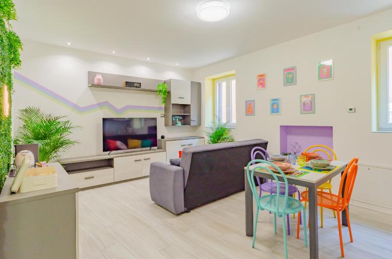 [Navigli-Tortona] - Aesthetic Suite — отель с удобным расположением в Милане